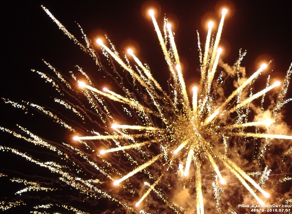 48679RoCrExSh - July 1st fireworks in Bobcaygeon